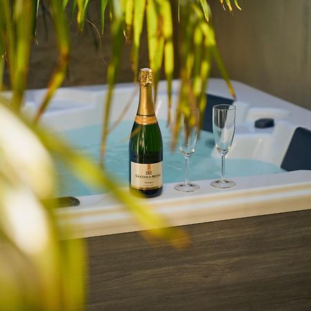 Suite Atypique - Jacuzzi Privatif En Centre Ville De Cognac Kültér fotó