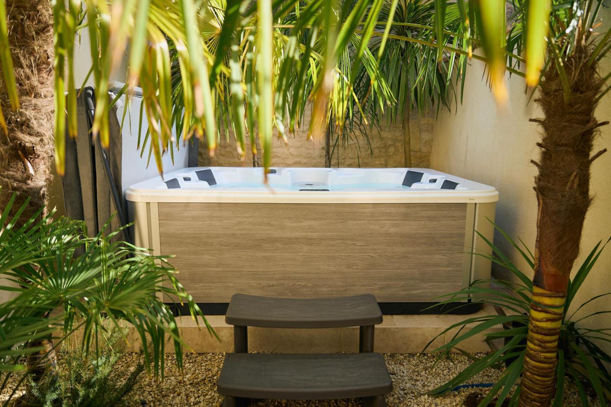 Suite Atypique - Jacuzzi Privatif En Centre Ville De Cognac Kültér fotó
