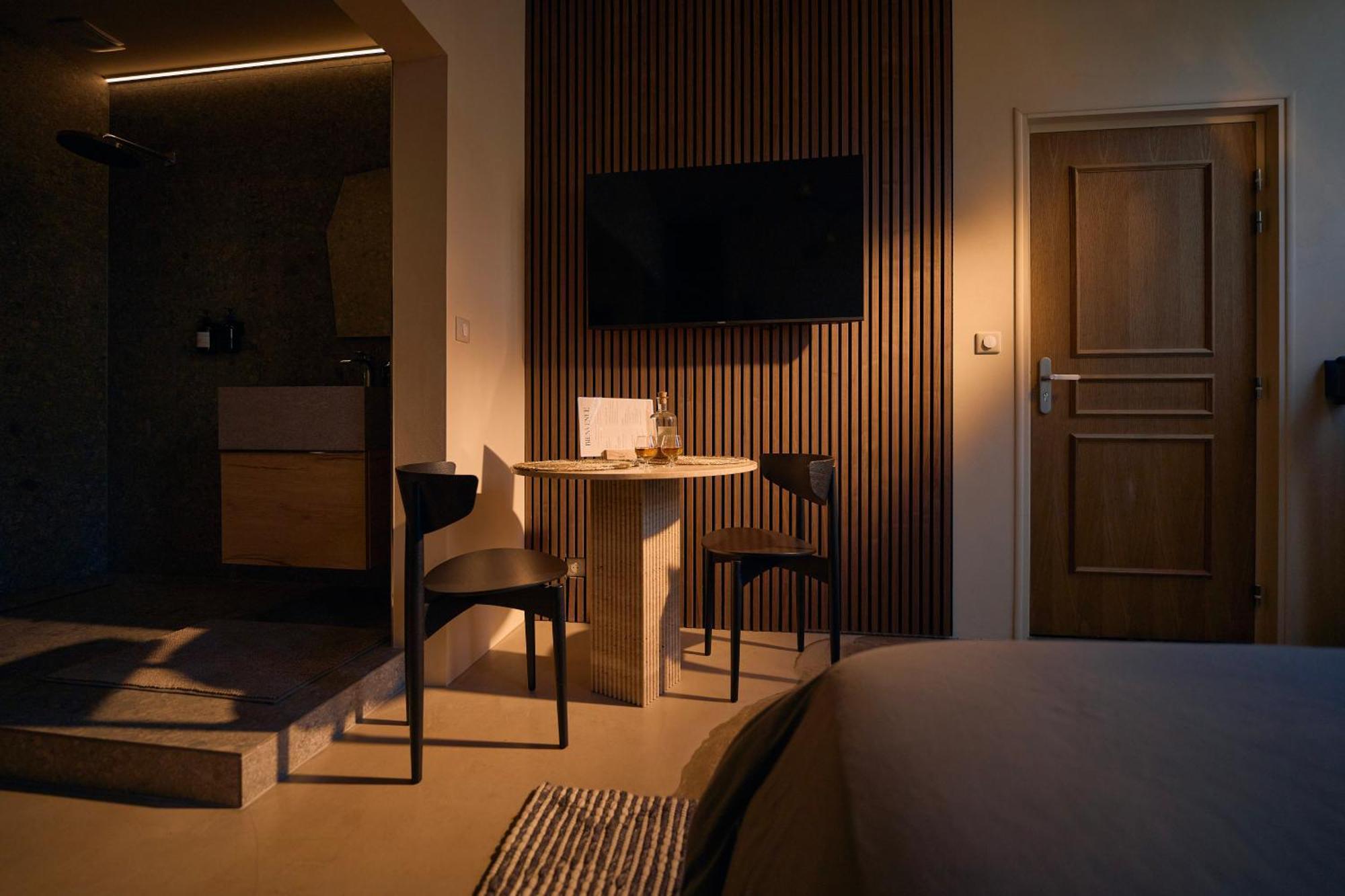Suite Atypique - Jacuzzi Privatif En Centre Ville De Cognac Kültér fotó