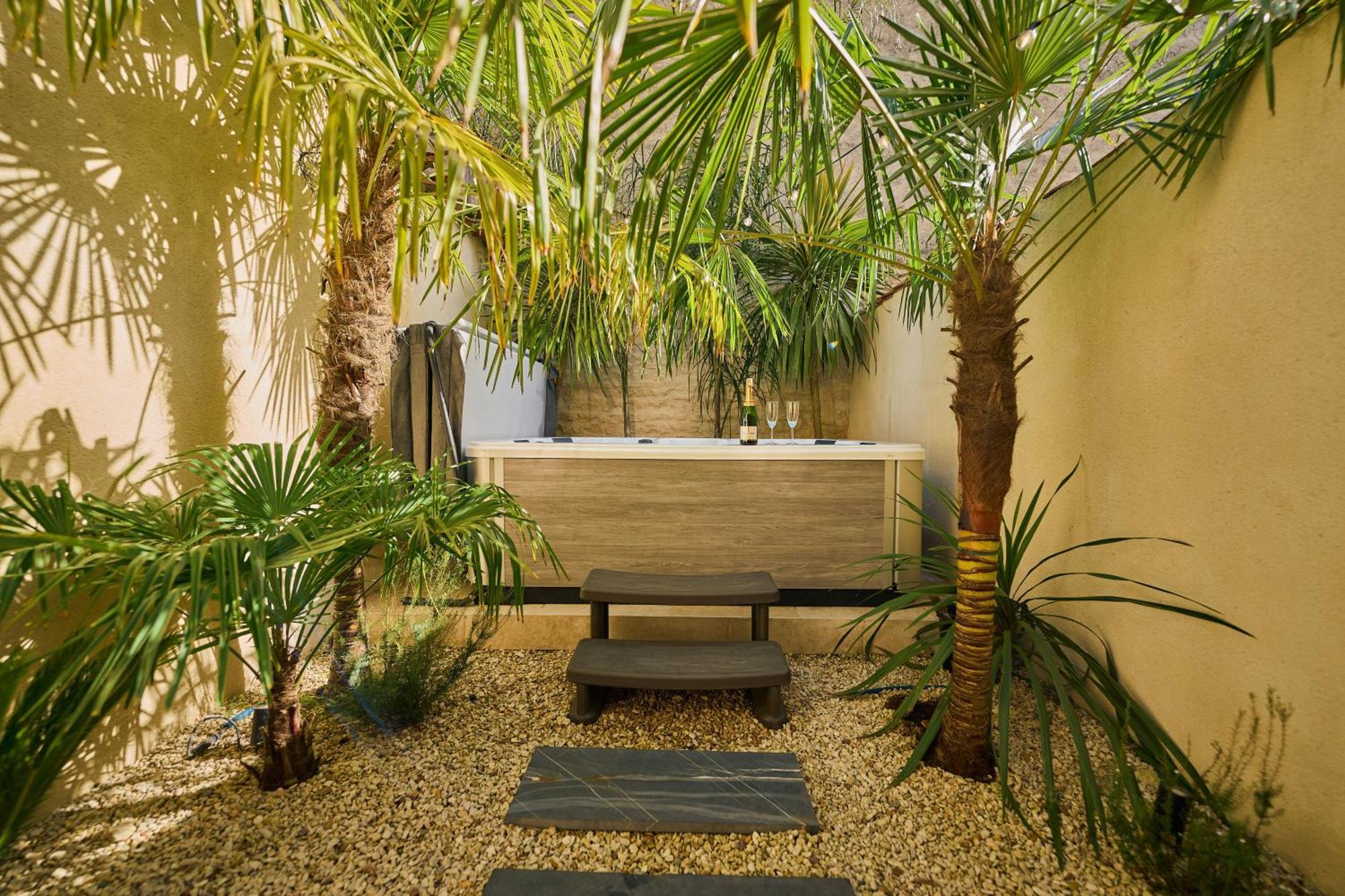 Suite Atypique - Jacuzzi Privatif En Centre Ville De Cognac Kültér fotó